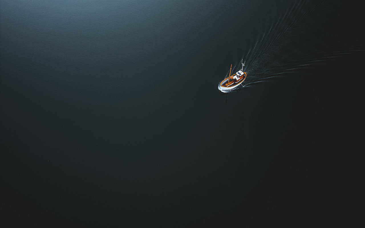 The Minimalist’s Desk: A Step-by-Step Guide To Crafting Your Home Office